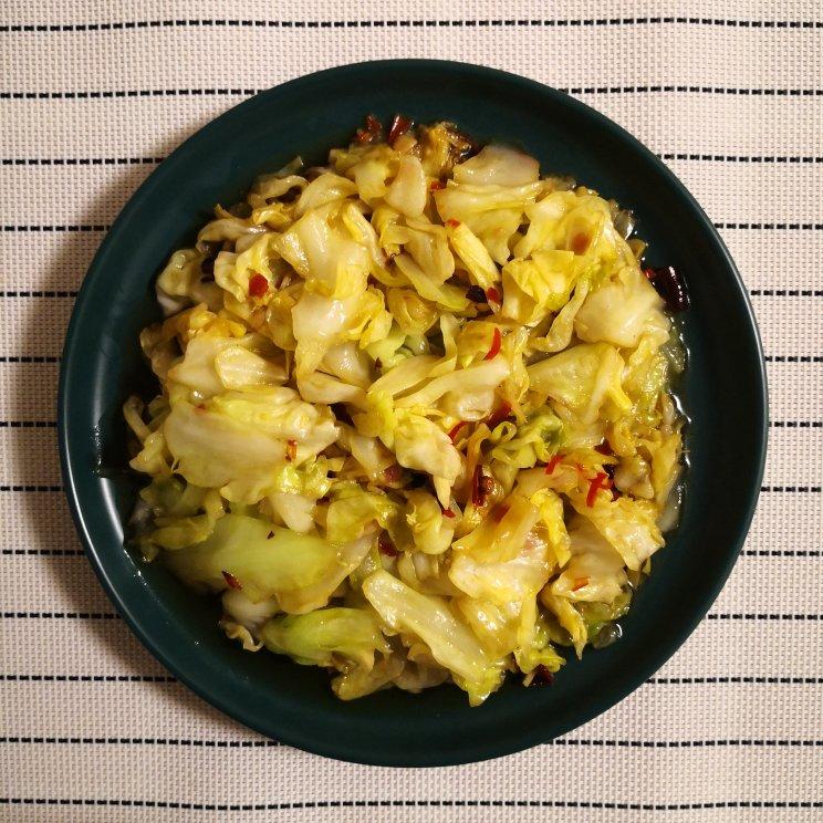 醋溜手撕包菜（超简单做法）