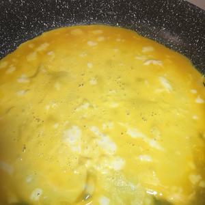 海绵宝宝蛋包饭+苹果薯条+萌鸡蛋的做法 步骤4