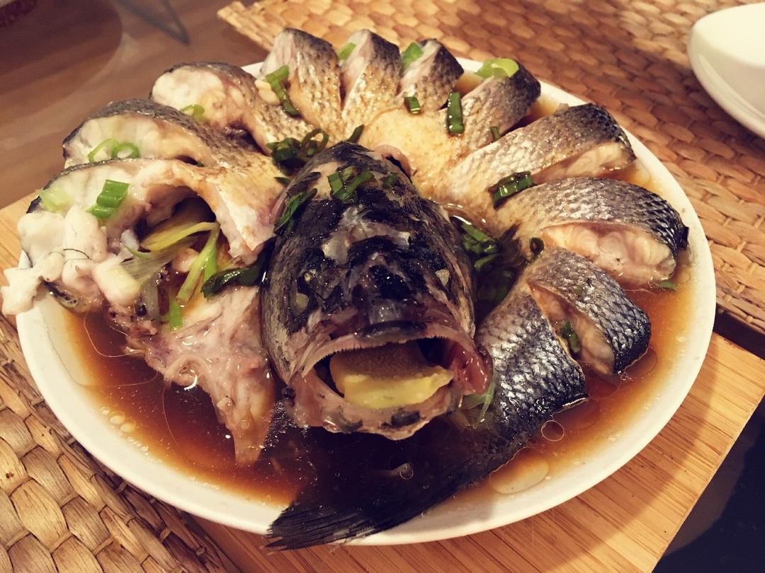 清蒸鲈鱼