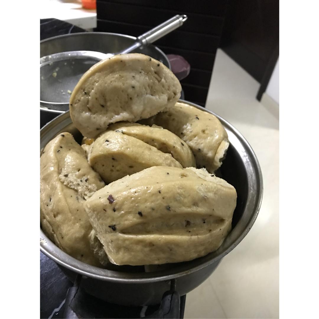 核桃红枣葡萄黑芝麻奶香馒头