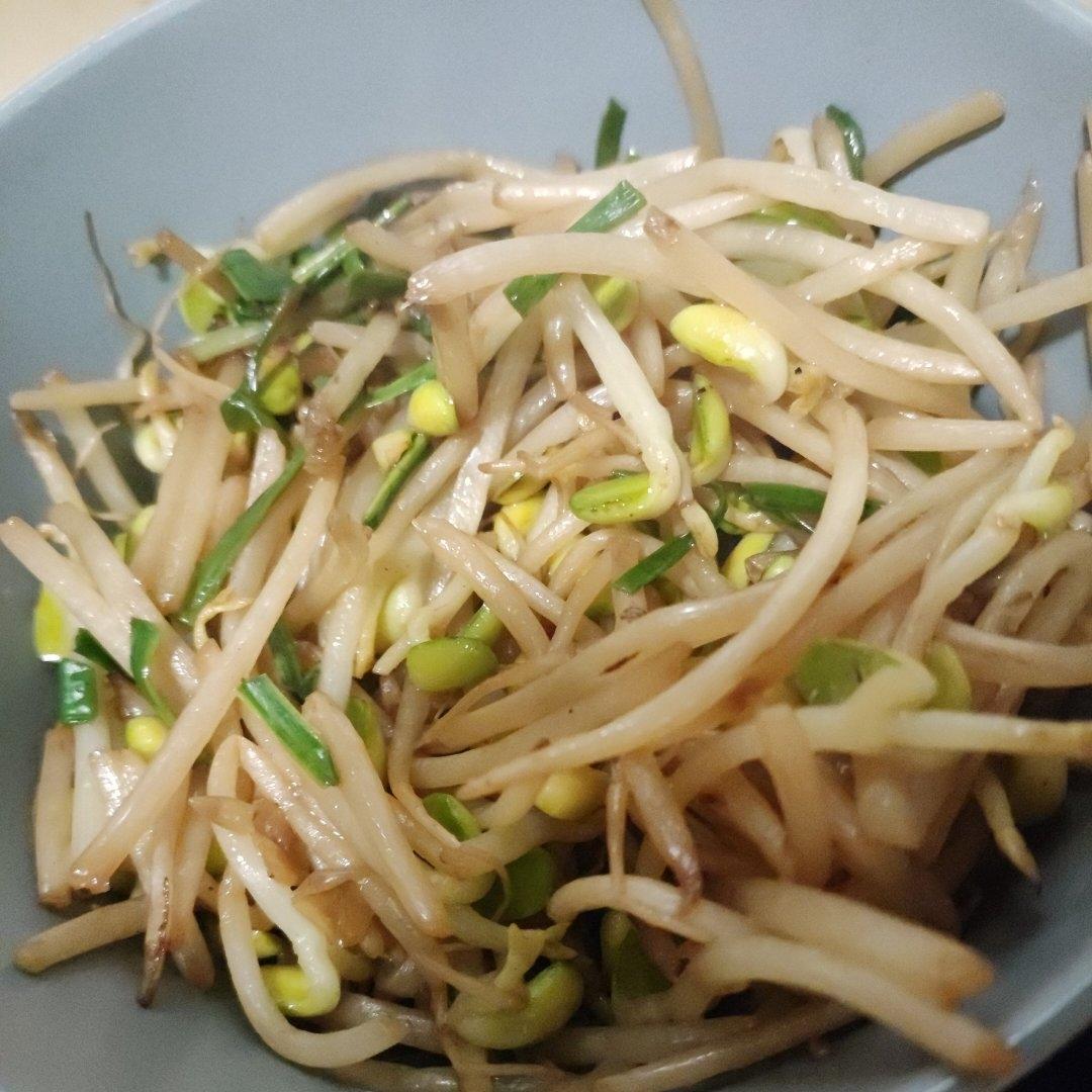 炒黄豆芽多加一步，锅气十足，孩子说太好吃了！