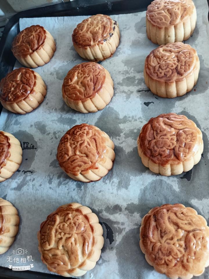 广式月饼—蛋黄莲蓉月饼