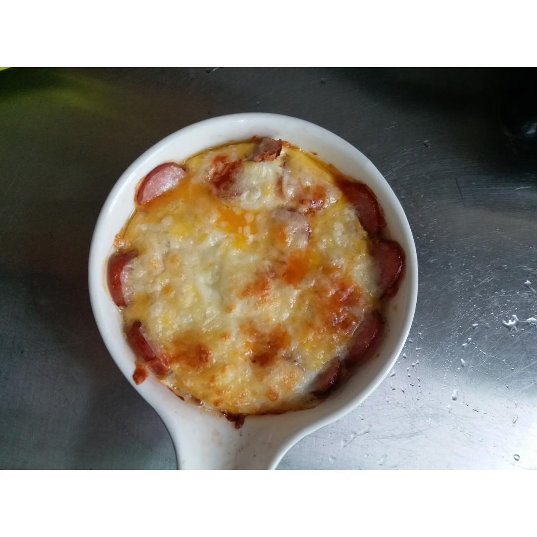 只需摆好材料去微波！惊艳全家的早餐端上桌：香肠奶酪烘蛋
