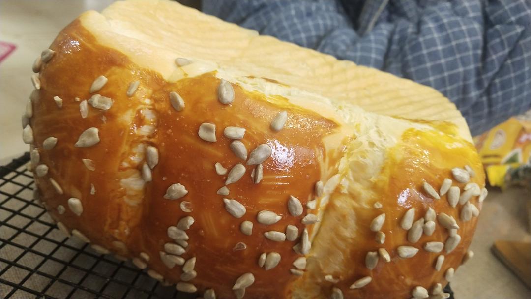 吴克己手撕炼乳吐司