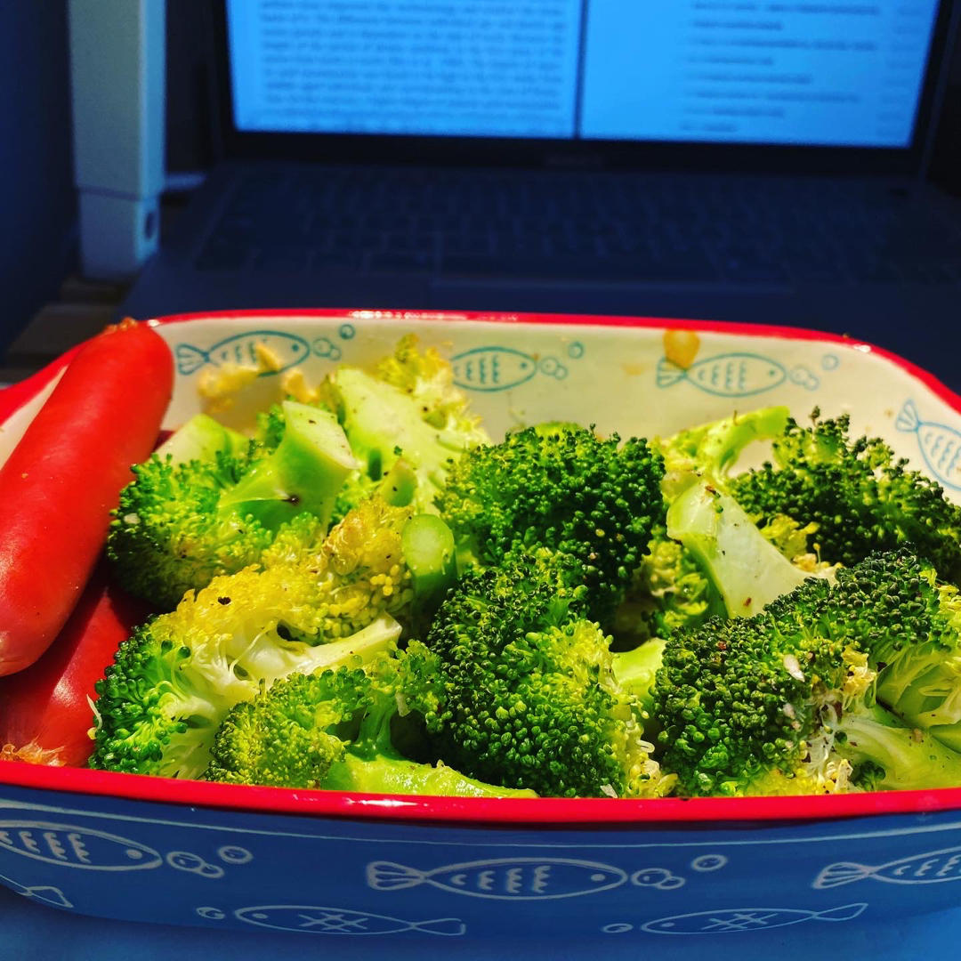 水煮西蓝花out？明星在吃的蒜香烤西蓝花~