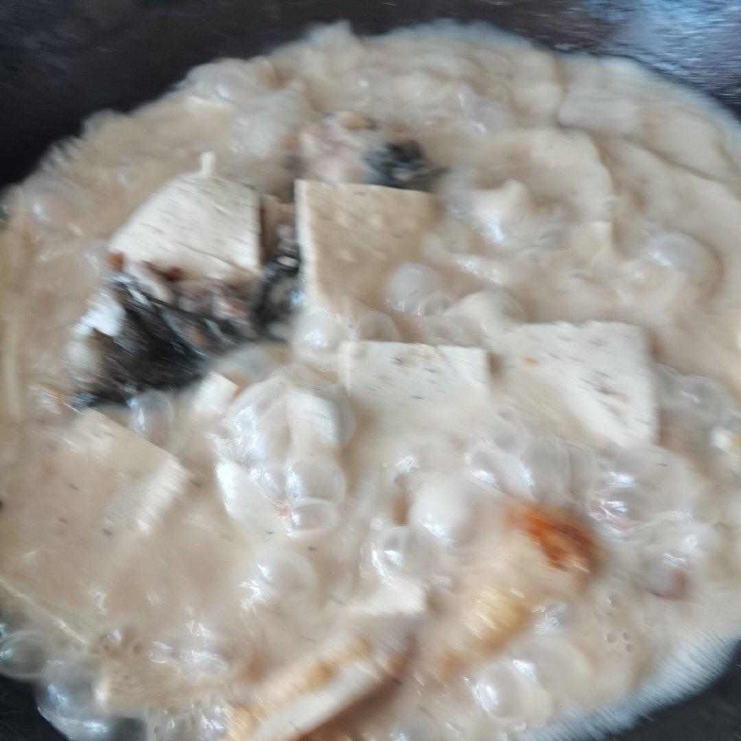 鱼头豆腐汤