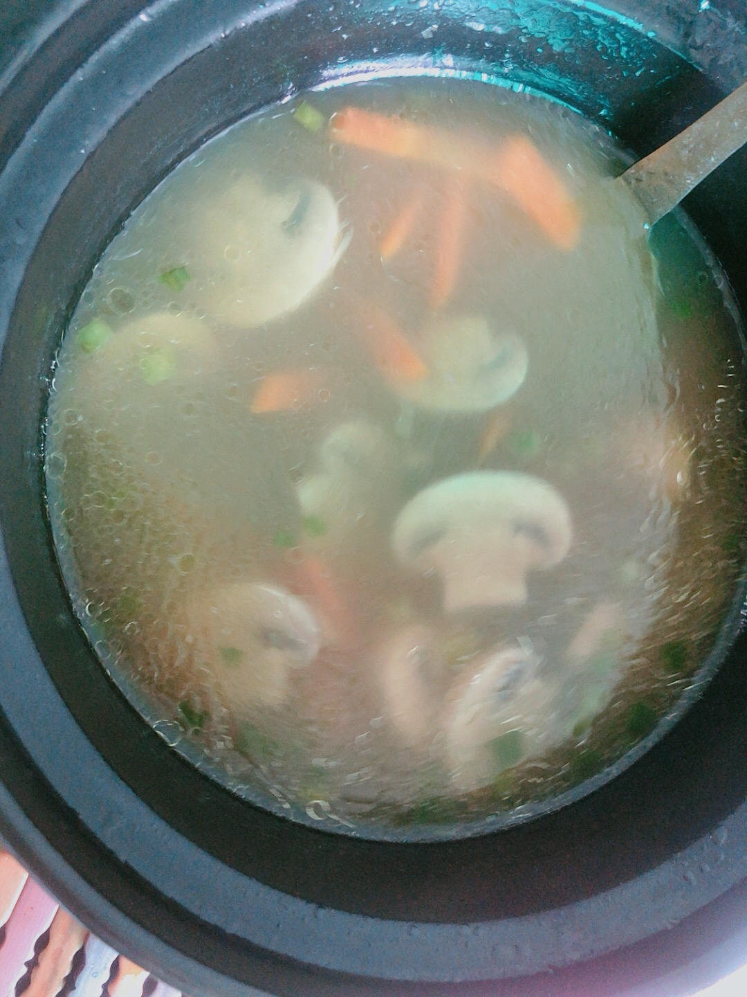 明明是素汤 却鲜得像鸡汤一样的「口蘑汤」