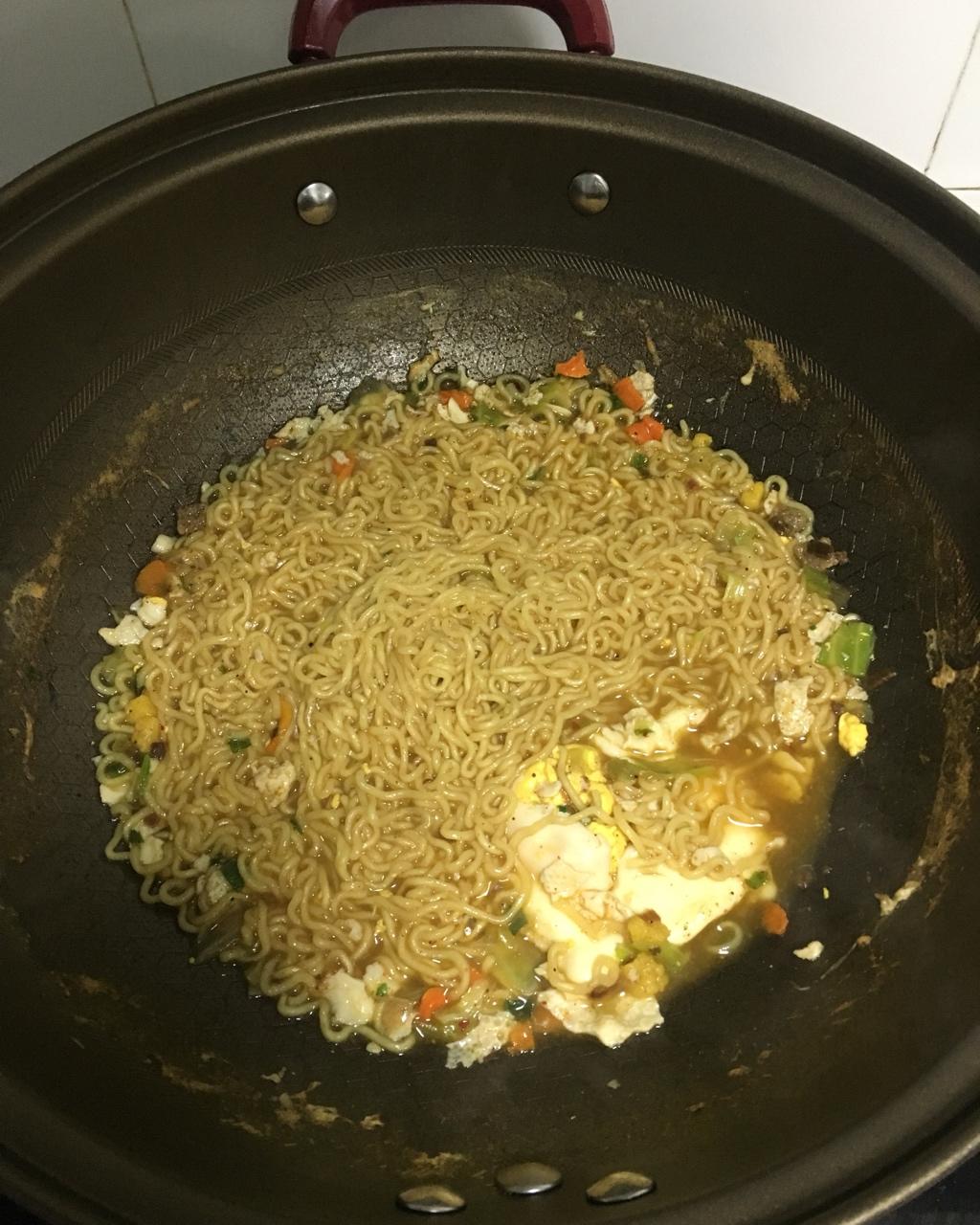 小丸子-l做的煮方便面