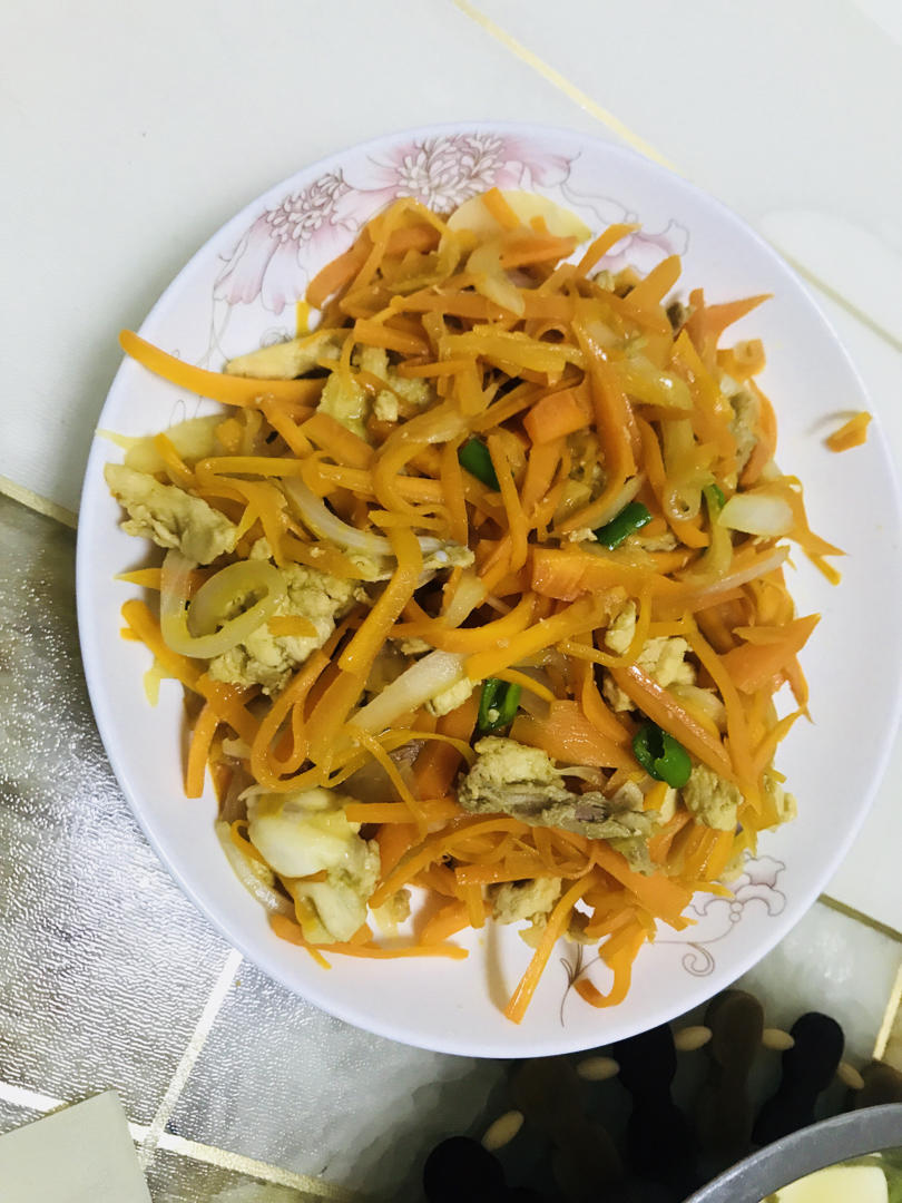 朴素的胡萝卜炒洋葱