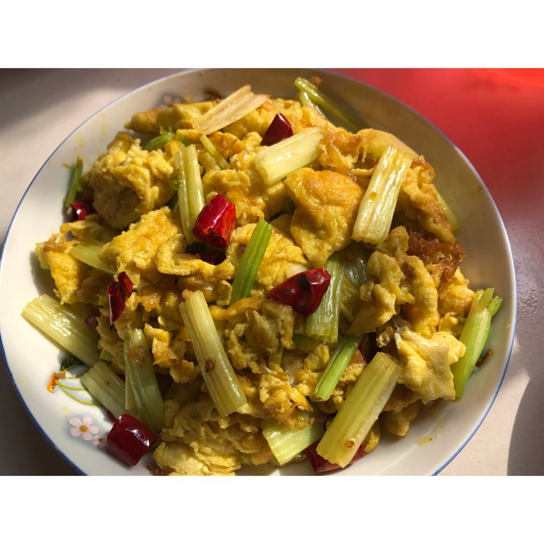 芹菜炒鸡蛋