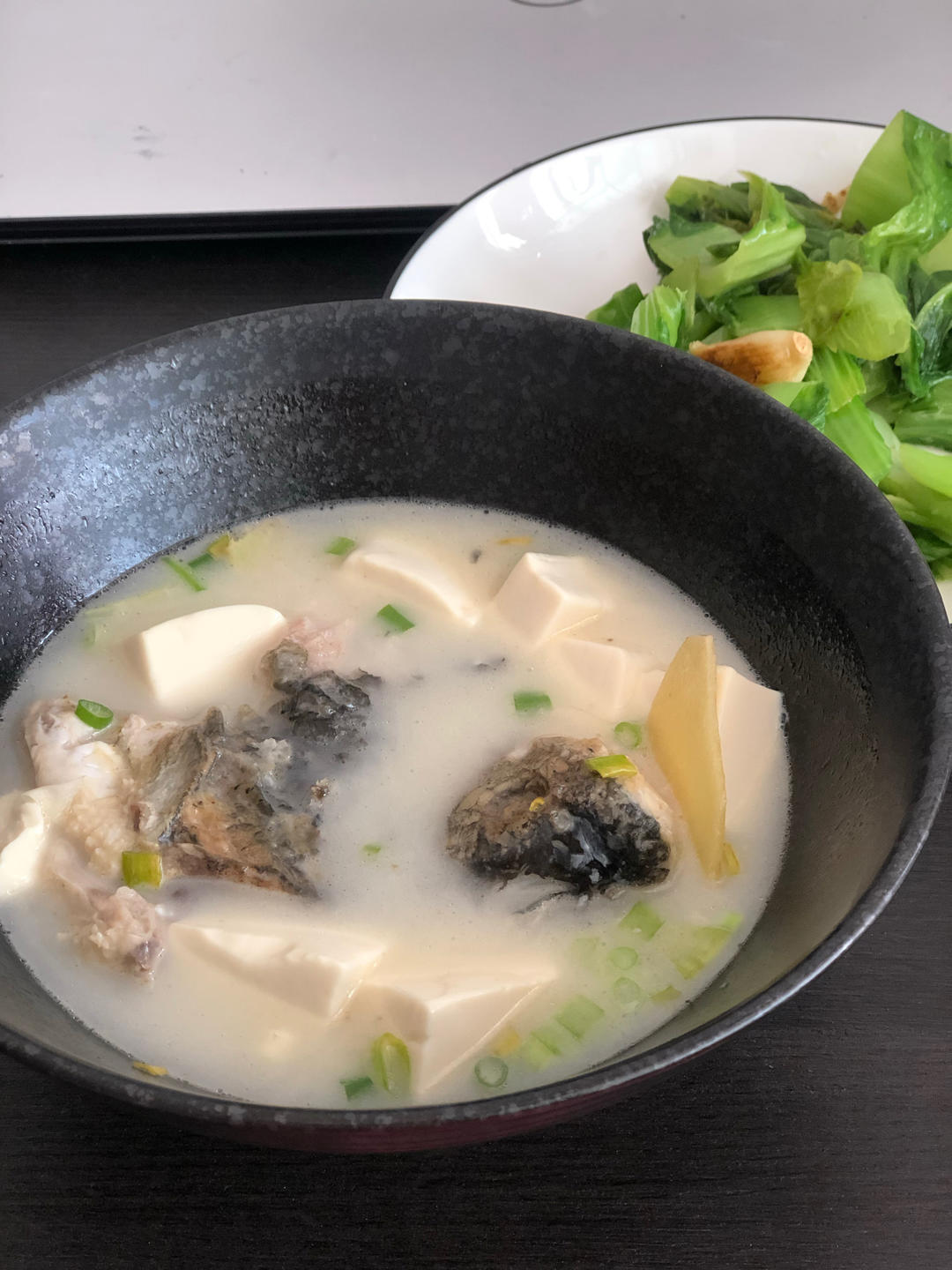 奶白鲫鱼豆腐汤|一条鱼最后的温柔