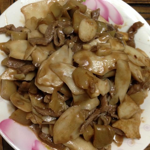 牛柳榨菜粒炒杏鲍菇的做法