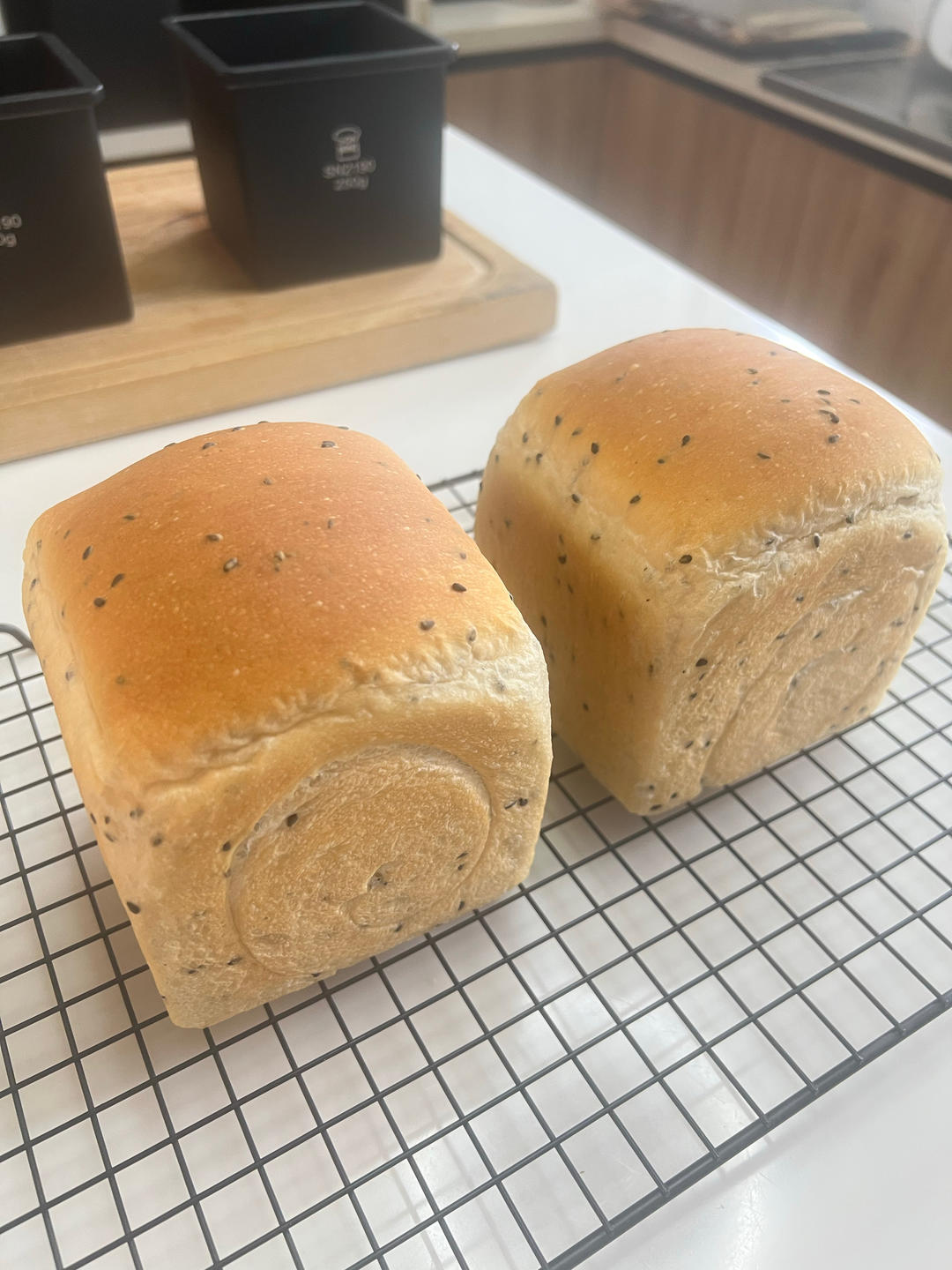 咸盐黑芝麻吐司