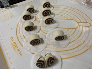 黑白配(^з^)-☆～双色奶香巧克力卷卷（花式馒头一次发酵上班族前晚准备早餐🥣）的做法 步骤8