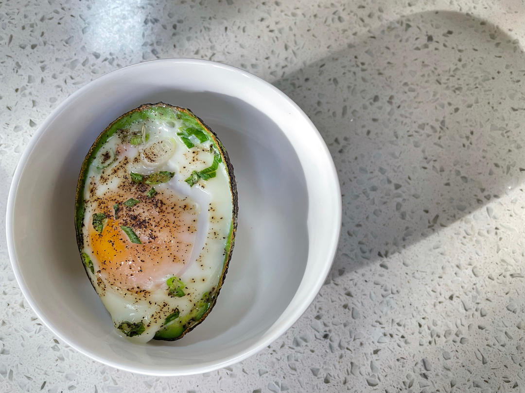 超模都在吃的🥑牛油果鸡胸肉烘蛋| 低碳生酮|巨简单|快手早餐