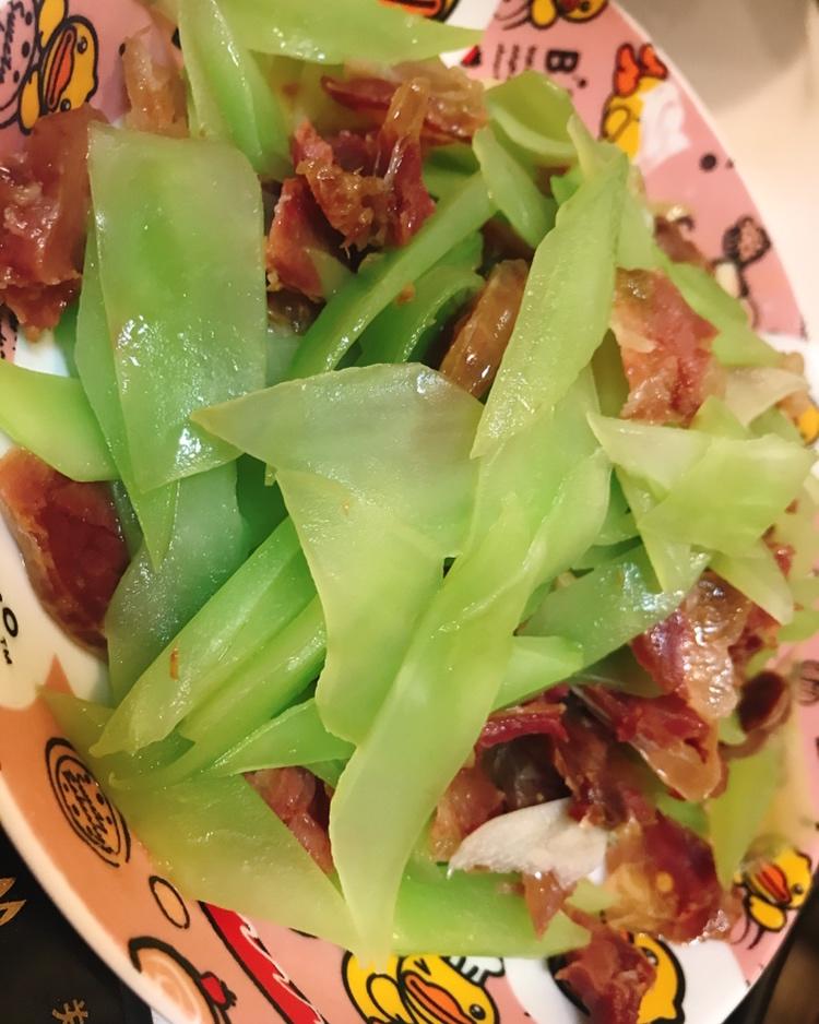 广式香肠炒莴笋