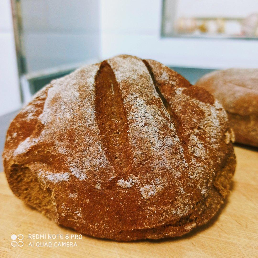 简单黑麦面包（pumpernickel bread)(全麦+黑麦比例高达50%）