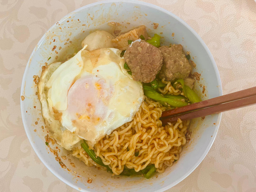 🔥好吃到一滴汤汁都不能放过～酸汤泡面