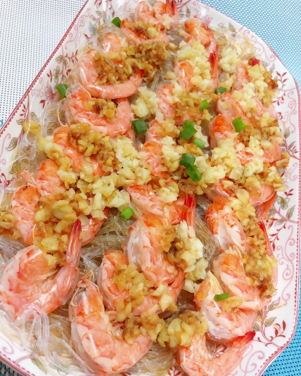 【蒜蓉粉丝蒸虾】