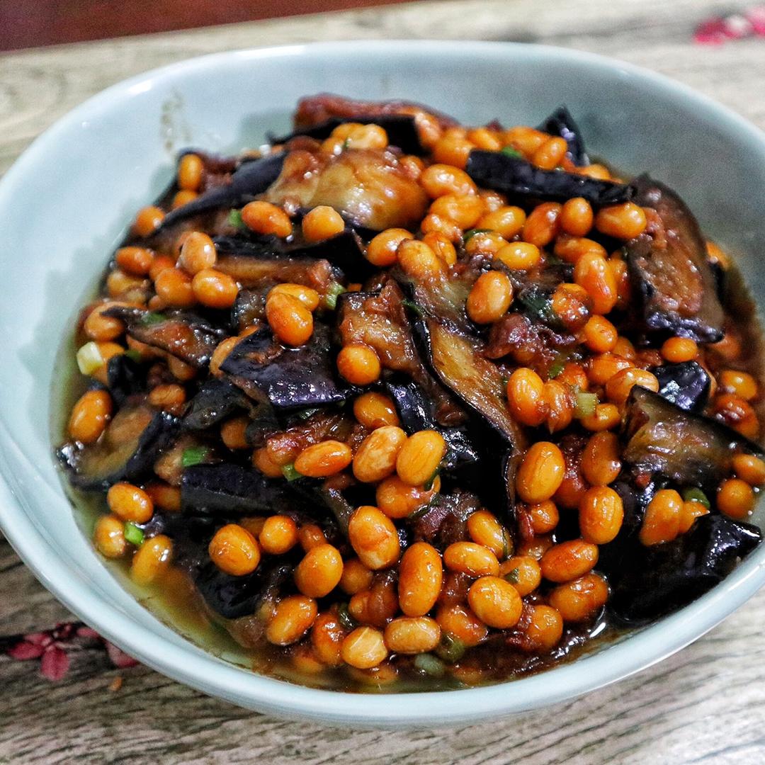 一世小熊做的黄豆烧茄子