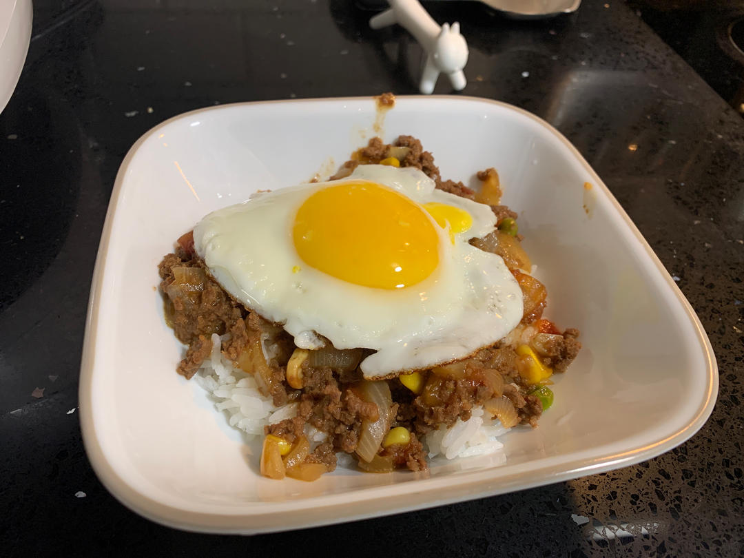 茶餐厅必点—免治牛肉饭