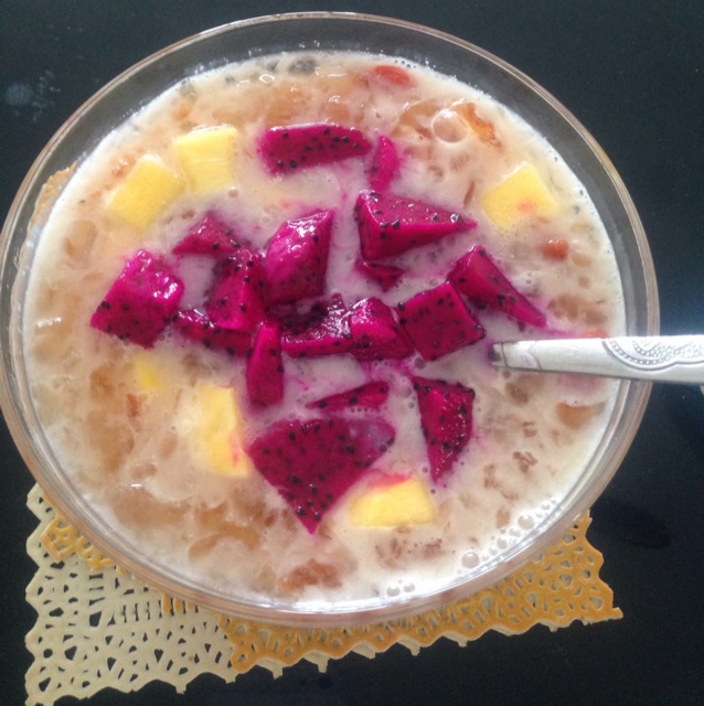 提拉米酥-1做的桃胶水果捞