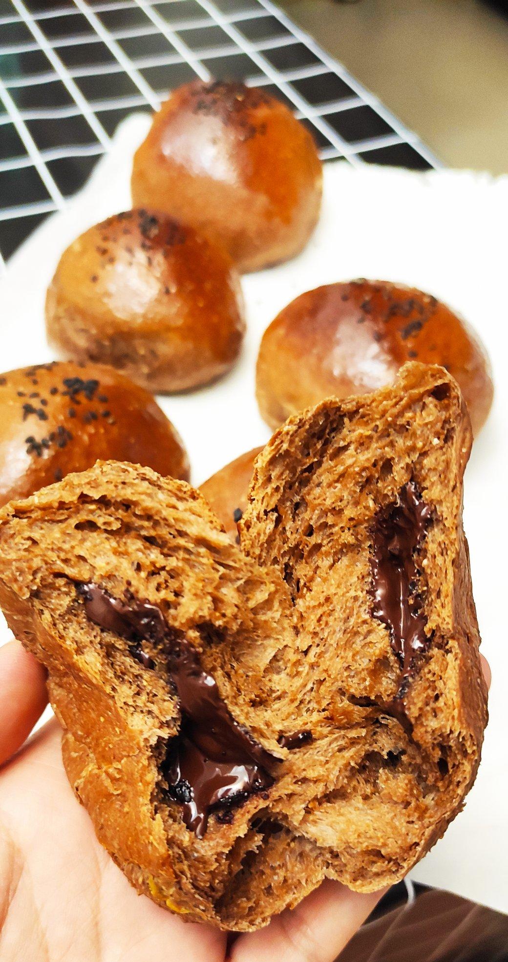 巧克力爆浆面包