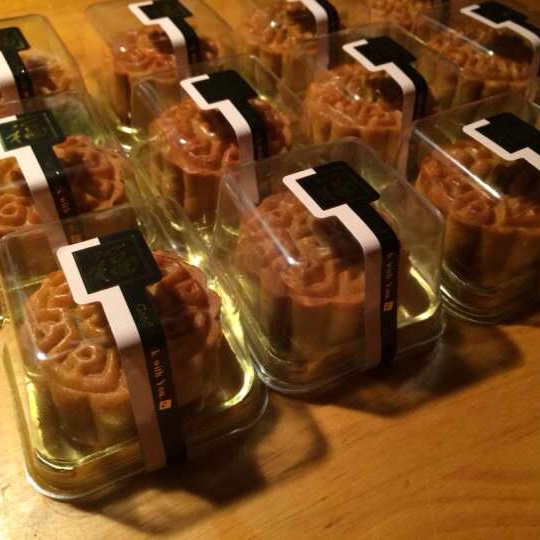 广式月饼——蛋黄莲蓉月饼