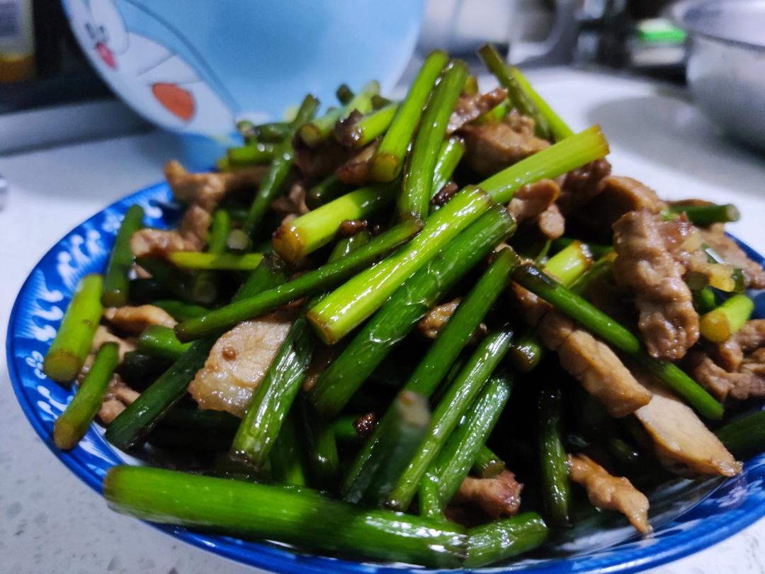 简单易做的下饭菜－蒜苔炒肉