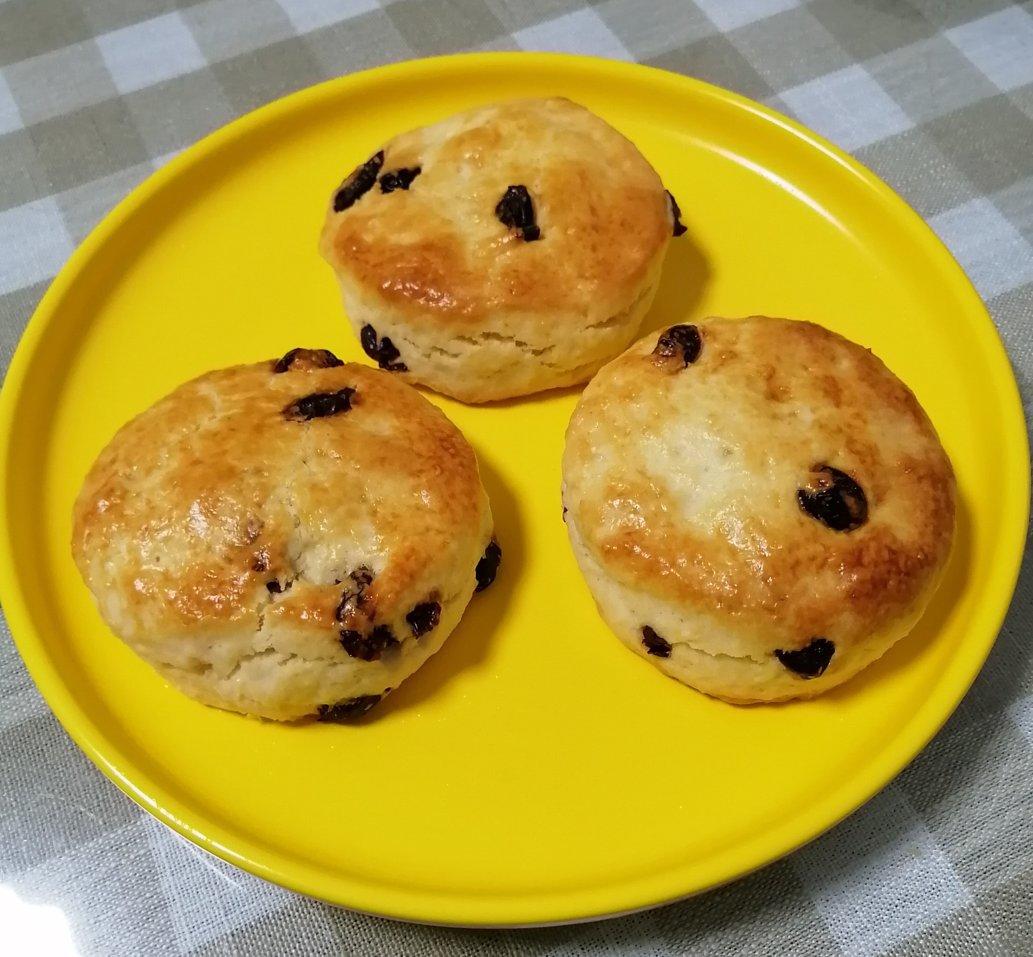 【视频】3分钟 奶油司康Scone(可能是世界上最快手的司康) 消耗淡奶油～