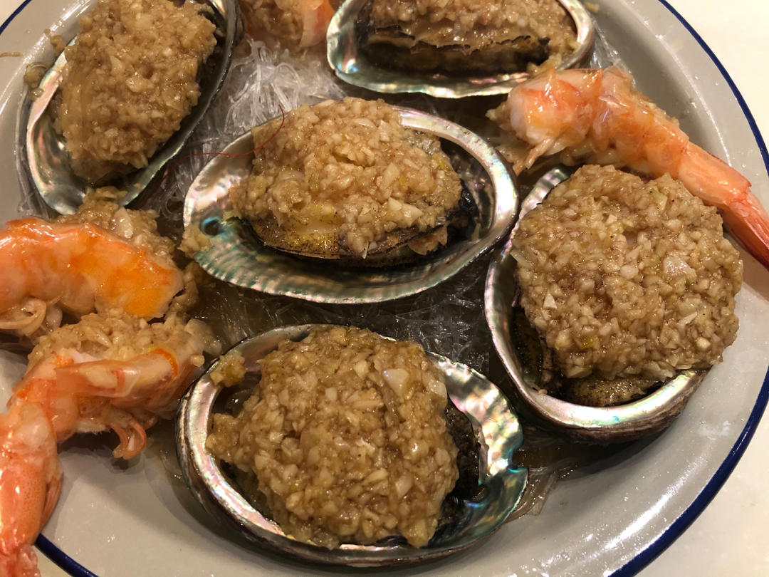 蒜蓉粉丝蒸鲍鱼