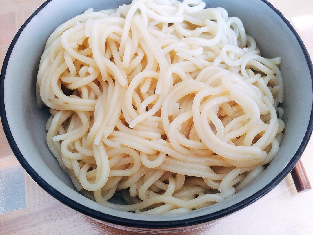 日式拉面面条