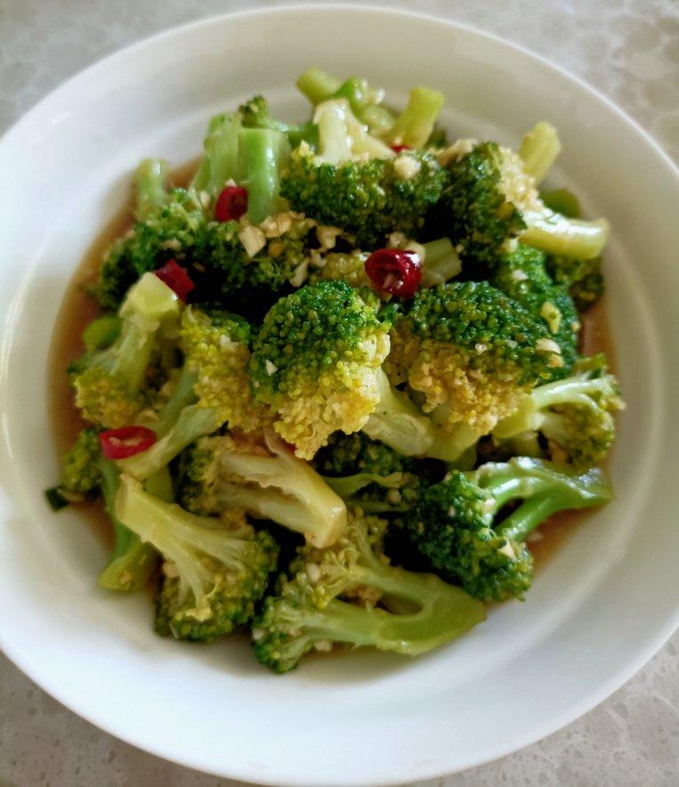 凉拌西兰花-辣的