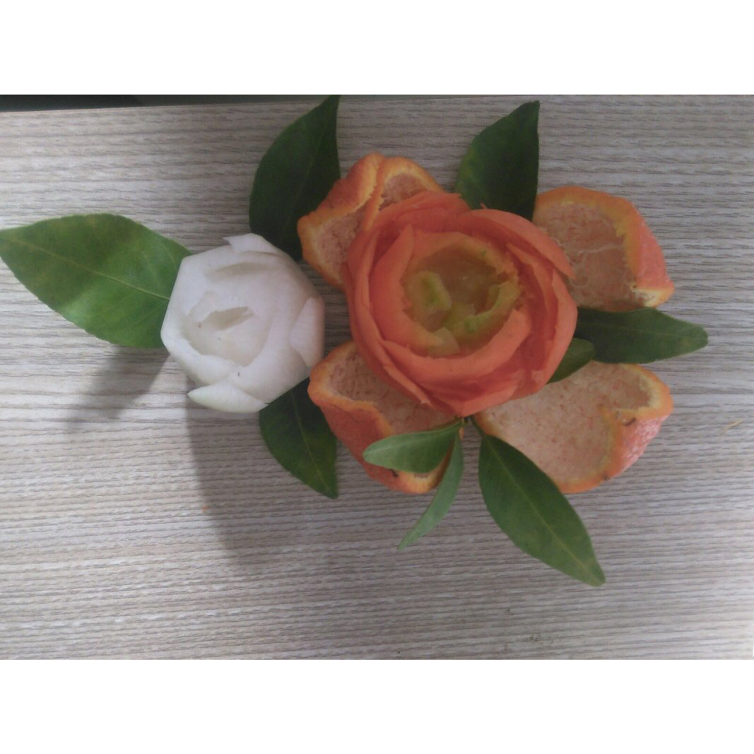 雕刻萝卜花让你的菜肴锦上添花