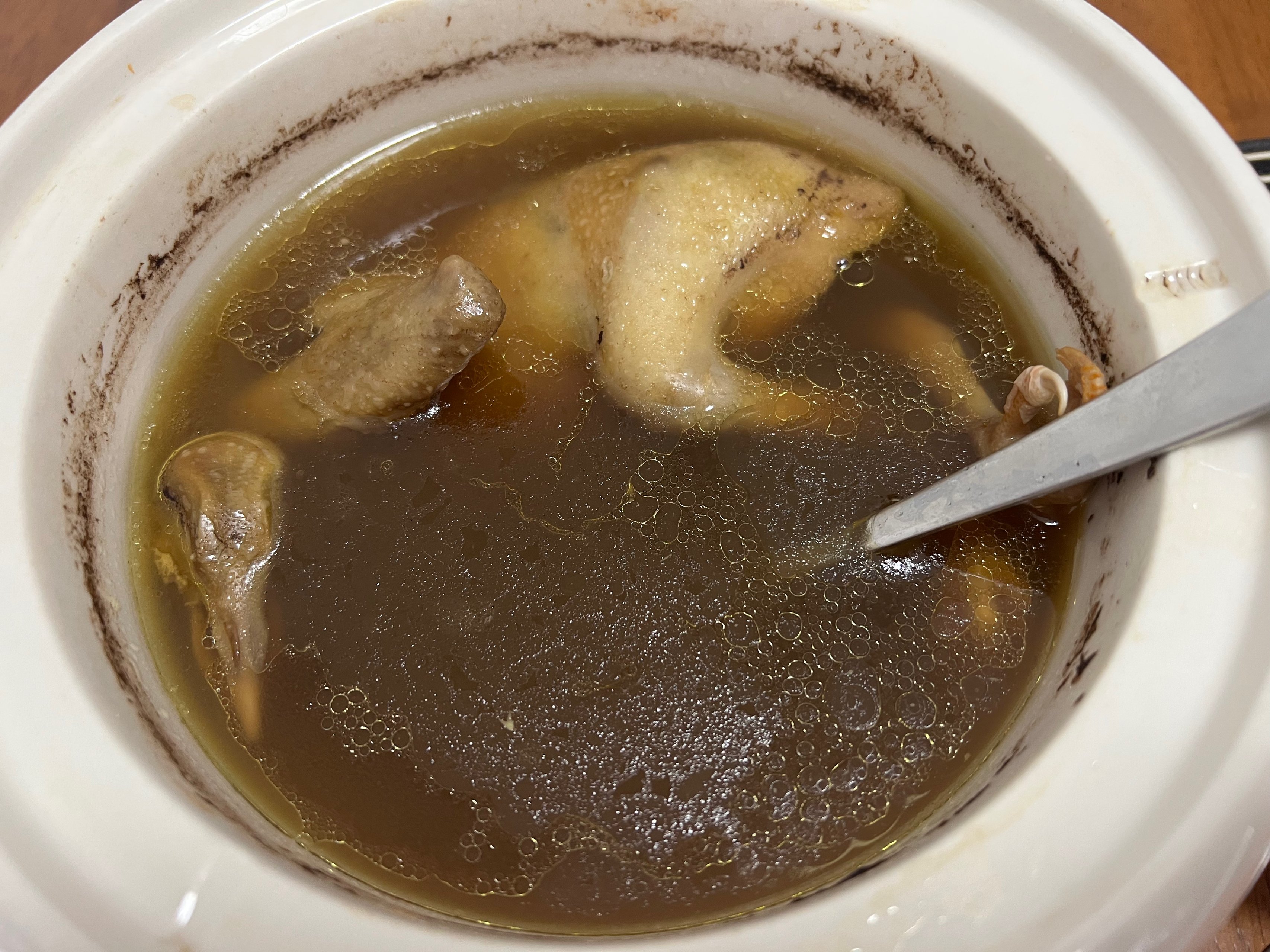 痘痘消得快，我妈就煲这款汤，绿豆土茯苓鸽子汤