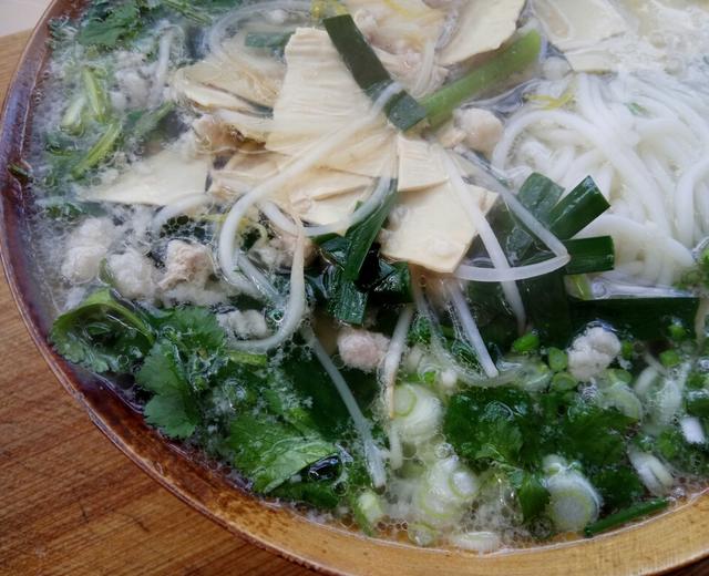 汆肉米线(简单快手)的做法