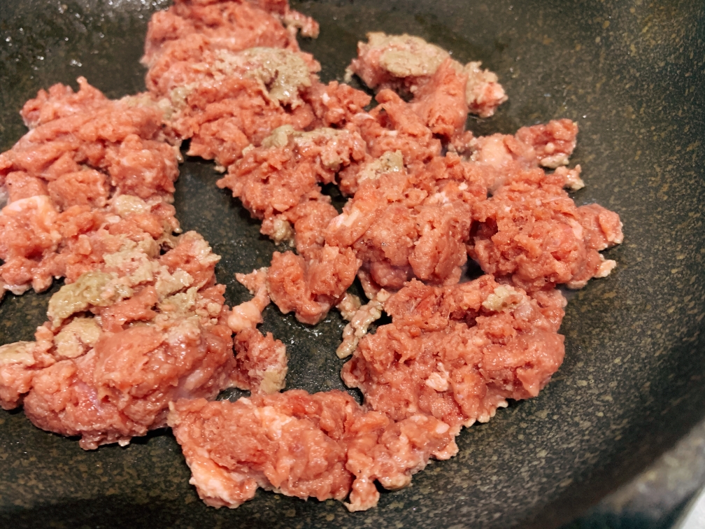 咖喱蘑菇牛肉薯泥塔的做法 步骤3