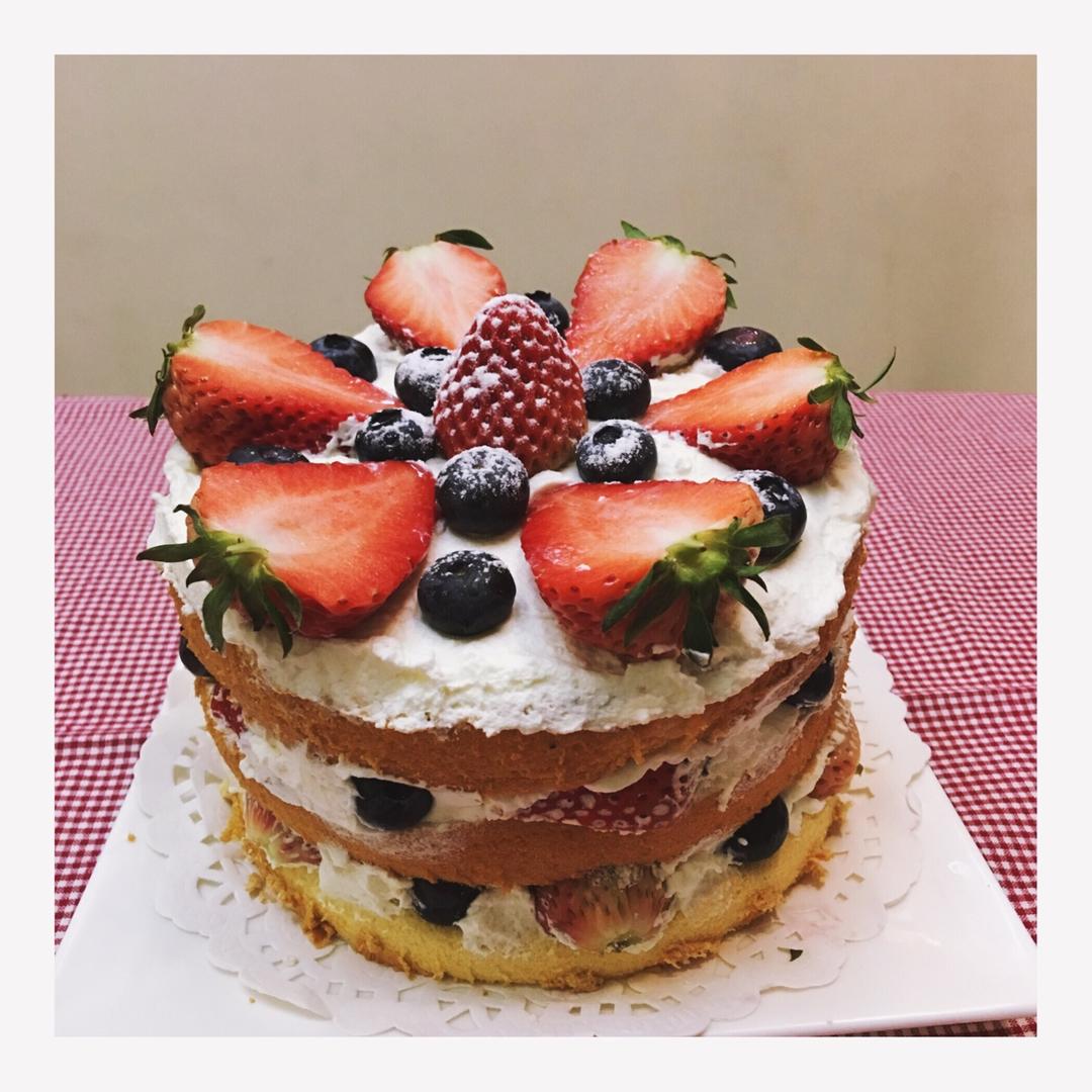 周雨儿做的六寸裸蛋糕