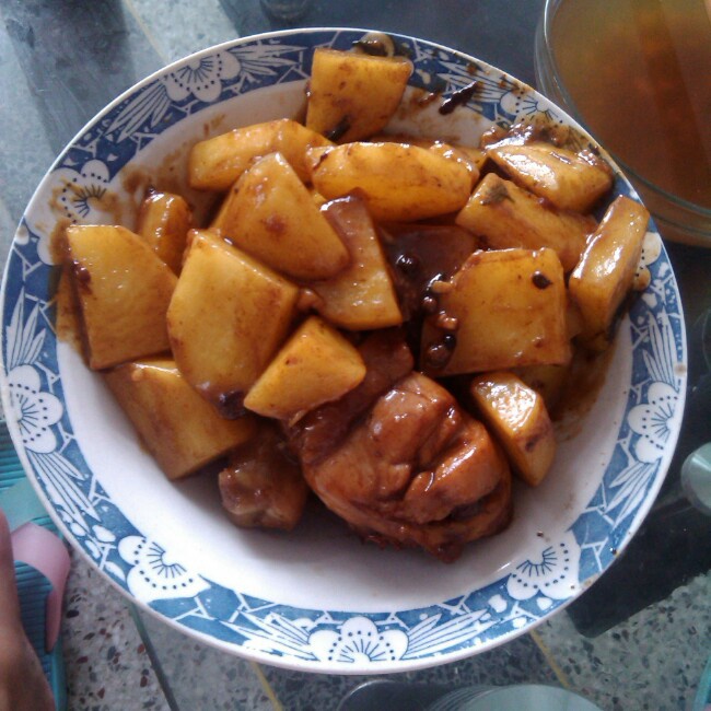 红烧土豆炖鸡腿