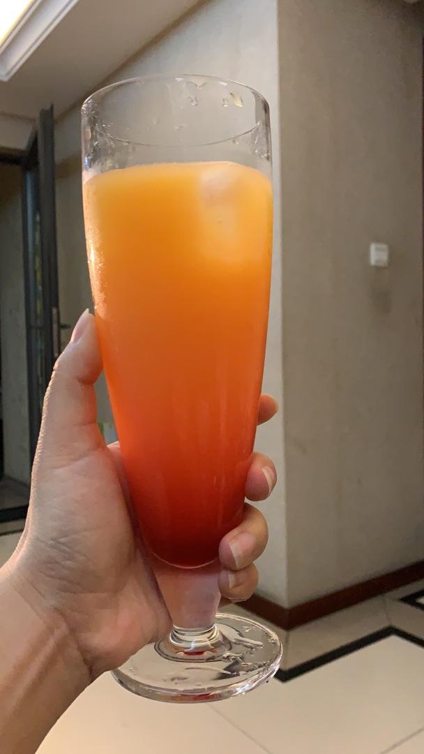 龙舌兰日出 Tequila Sunrise 鸡尾酒