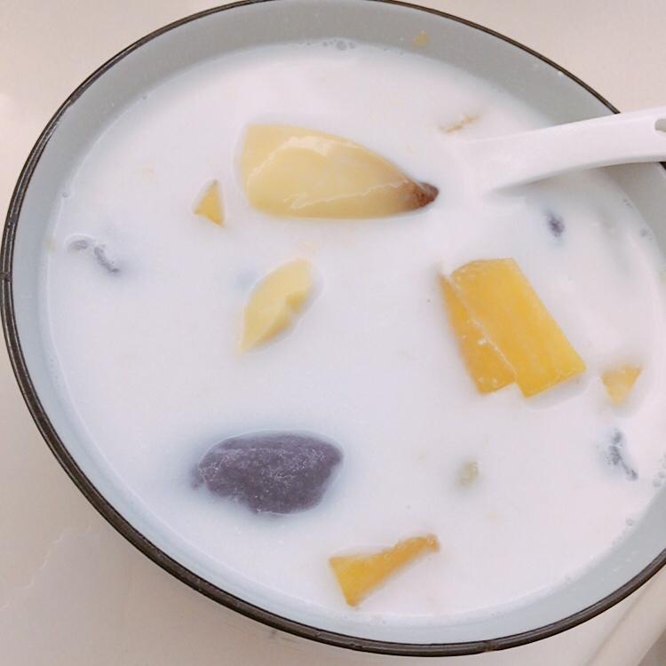 芋圆芒果椰汁西米露