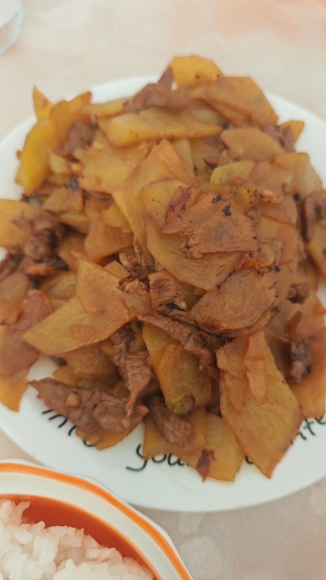 土豆片炒肉片