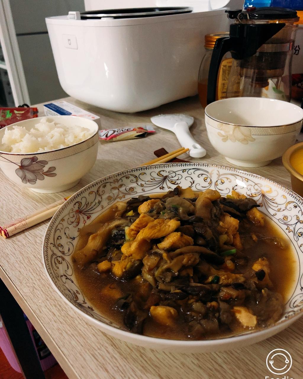 平菇炒肉