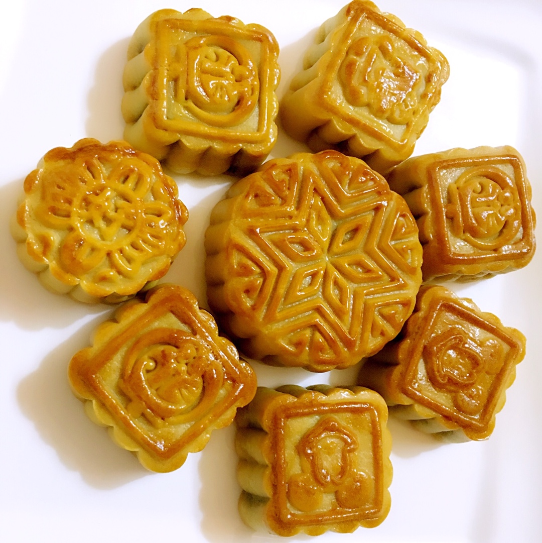 广式月饼——蛋黄莲蓉月饼