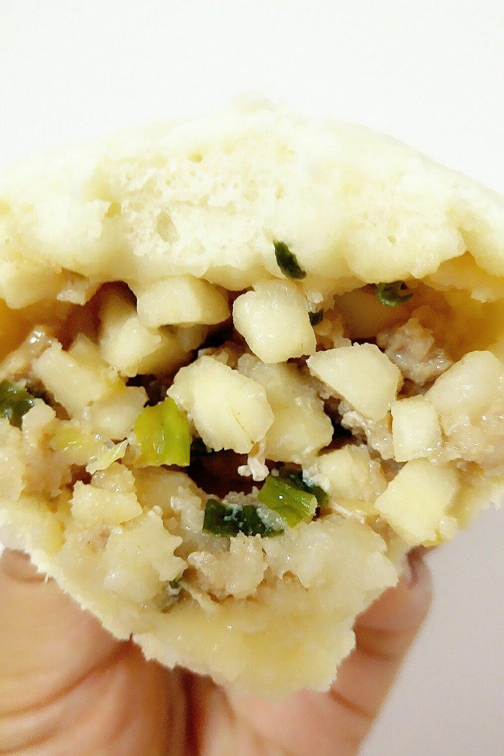 玖玖0301做的马蹄猪肉包子