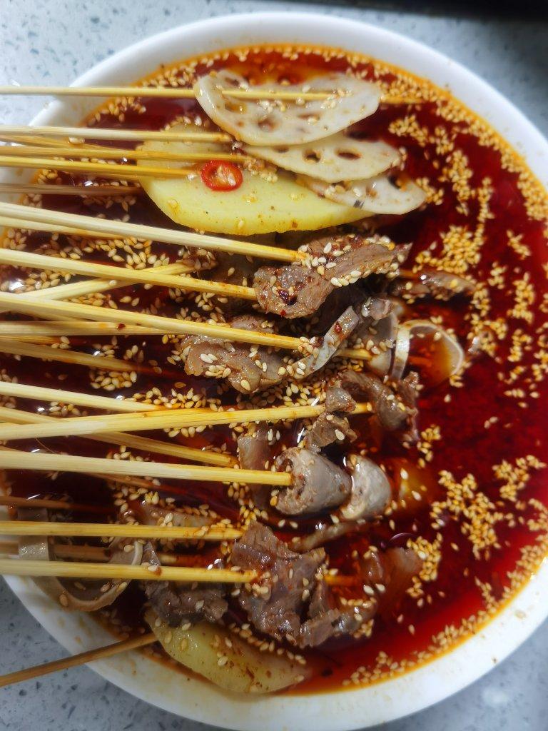 厨师长教你：“冷吃串串”的家常做法，味道很赞，先收藏起来