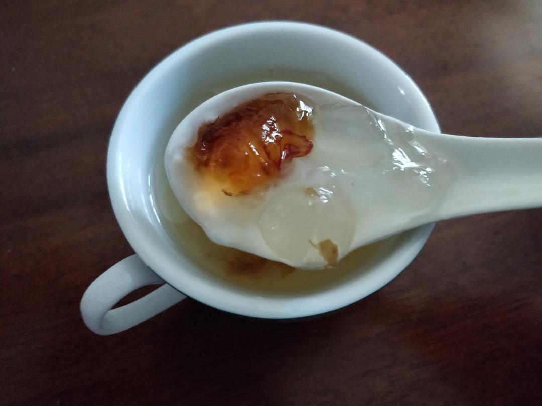 皂角米桃胶炖燕窝