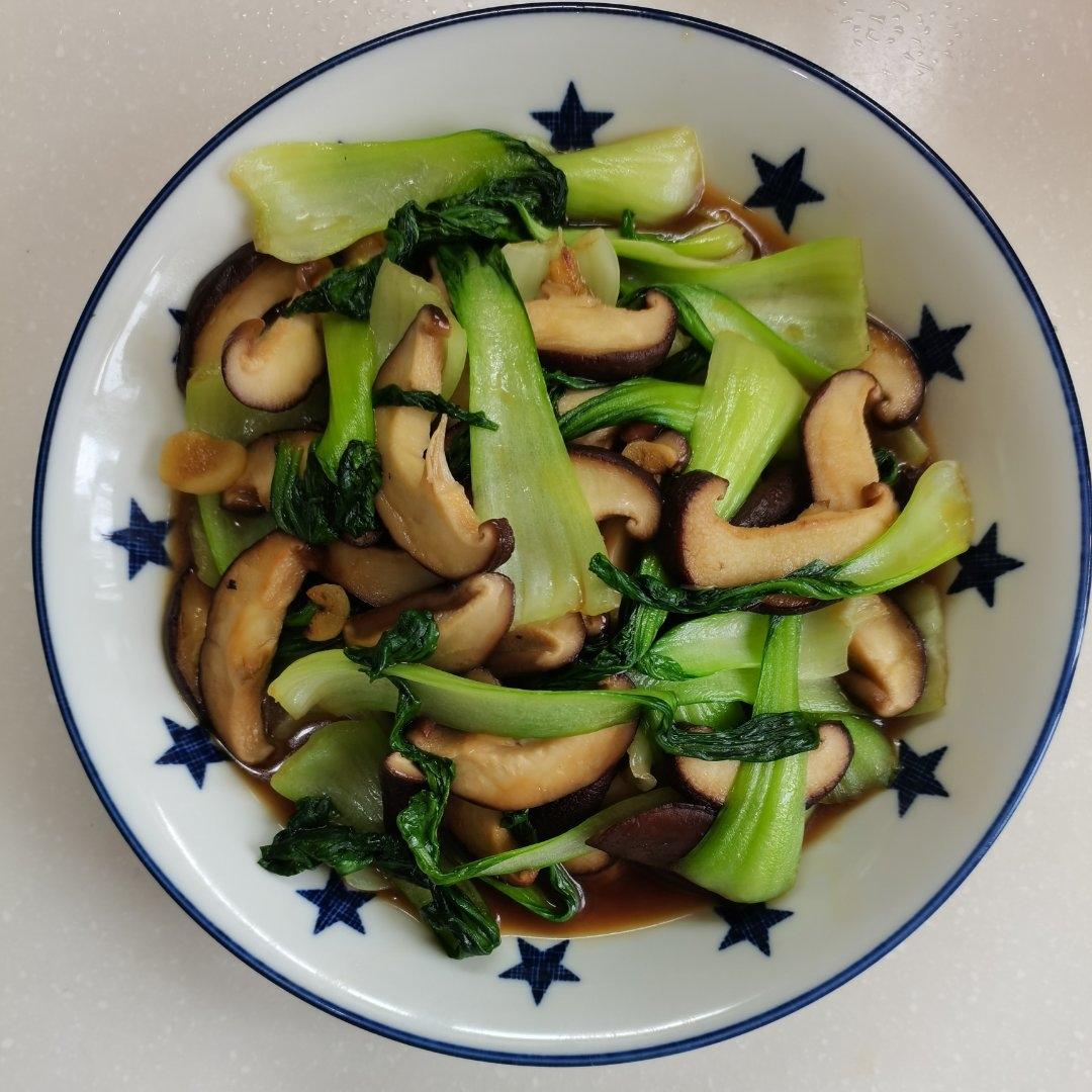 老丁的私房菜-香菇炒油菜