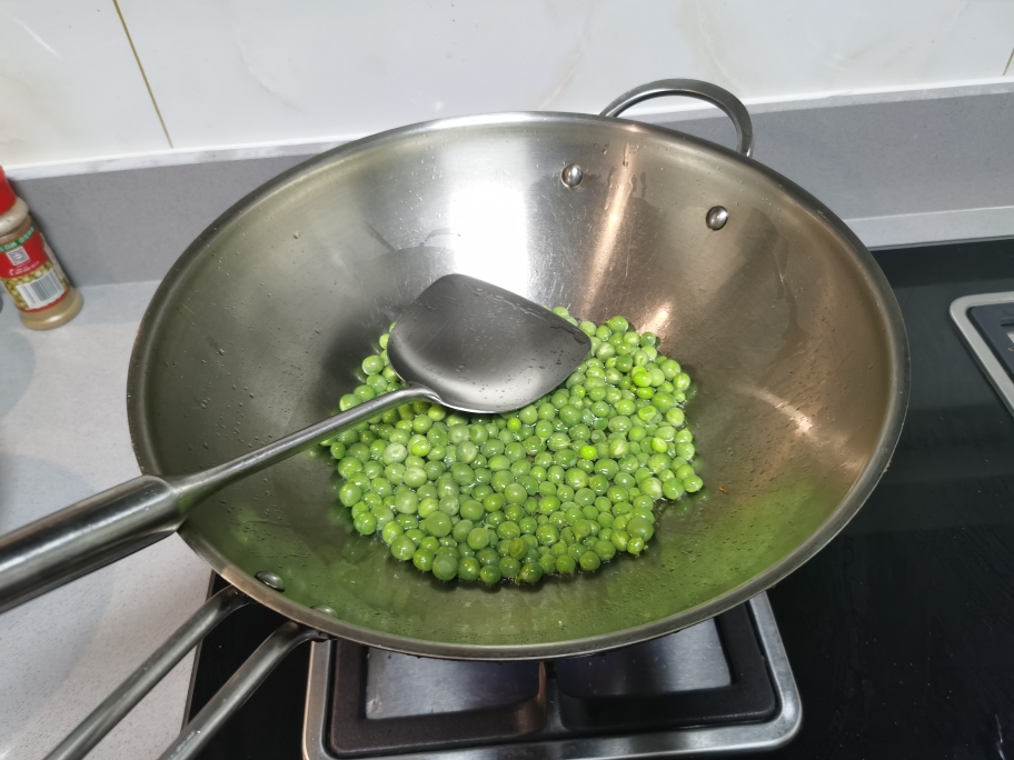 嫩滑豌豆的做法 步骤3