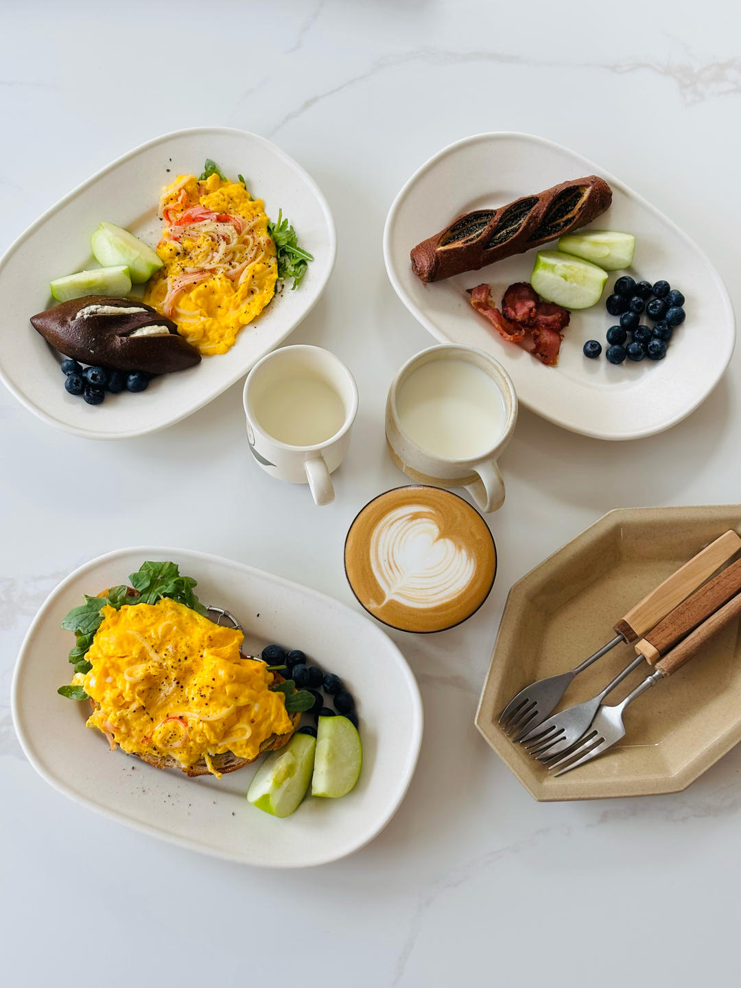 一起吃早餐🥣
